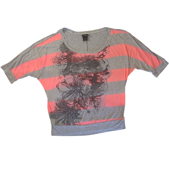 Daytrip By Buckle Womens Pink & Gray Floral Striped Batwing Top Size Large - Picture 1 of 8